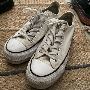 Low top platform converse.